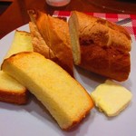 ビストロ アオキ - パンもたっぷり