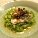 緒方 - 皮パリパリうなぎ照り焼きときゅうりのお酢の物のコンビ。緒方の夏の珠玉の一皿。