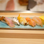 赤坂 すし 秀 - ミニ丼+握り5貫 1080円 の握り5貫