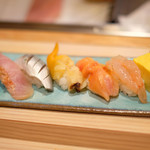 赤坂 すし 秀 - ミニ丼+握り5貫 1080円 の握り5貫