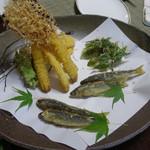 かたつむり - 天ぷら(ヤングコーン、コーン、稚鮎、ミント)