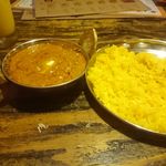 インド食堂ビジエさんのカリー屋1丁目 - バターチキンとライス（きいろいごはん）