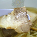 坂内食堂 - 2018年6月　チャーシュー持ち上げ