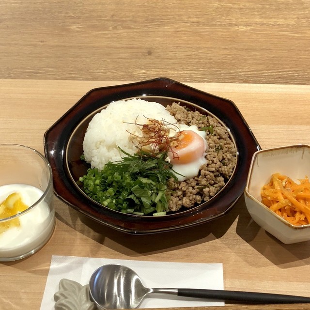 食堂カフェ マホロバ 食堂カフェ Maho Roba 盛岡 カフェ 食べログ