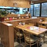 ちゃいな食堂 らく - テーブル席（4テーブル）