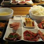 Yakiniku Seikouen - 5種盛合せランチ