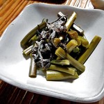 よし半 - ワラビの塩昆布和え