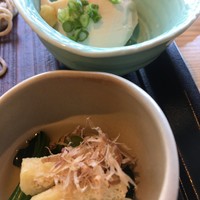 おもてなしとりよし 西新宿店 - 本日のお惣菜と寄せ豆腐