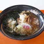 フードラウンジ ほっと - 東京ラーメン　520円