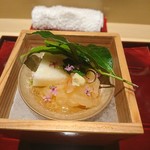 銀座 しのはら - (2018年6月　訪問)先付け。山芋寒・北海道の雲丹・伊勢海老・空豆。優しい口当たりで全体のバランスが良い先付けでした。