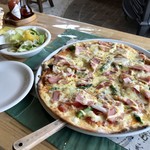 石窯ピザ cafe ブレーメン - アスパラベーコンピザ