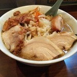 ラーメン荘 地球規模で考えろ 未来へ - 豚ラーメン(小)叉焼5枚