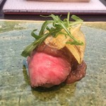 日本料理 TOBIUME - ◯肉じゃがの挑戦◯
      ローストビーフの肉じゃが