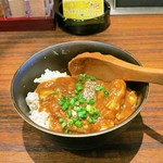 串むすび・長谷 - 牛筋茶碗カレー（411円）