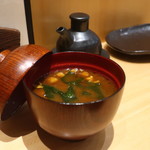 こころや - なめことわかめの赤だし