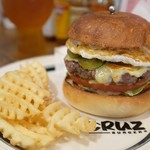 CRUZ BURGERS & CRAFT BEERS - 