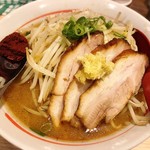 拉麺大公 - 3枚チャーシュー スタミナ味噌 + もやし増し + 辛しにんにく