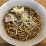 ラーメン二郎 - ラーメン 750円　麺半分・ヤサイちょっと・ニンニクで