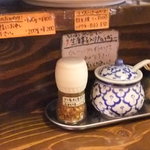 Sha mu - ライスおかわり１００ｇ→１００円、２００ｇ→２００円で追加ご注文できますぅ