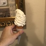 ジェラテリア アクオリーナ - 幸わせな牛のミルクのジェラートソフト（600円）税込