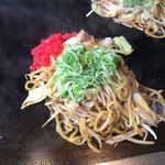 Okonomiyaki Hompo - お好み焼き&焼きそばランチ950円(税込)
                        ＊豚カルビ焼きそば(ソース)