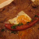 メルシー食堂キャトル - ソーセージのガレット