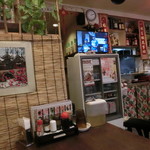 Taiyou Hanten - 厨房側には、テレビあり