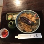 二八そば砂場 - 冷天ぷらのぶっかけ。
      税込850円。
      美味し。