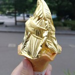 箔一 - 金箔ソフトクリーム895円