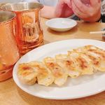 肉汁餃子と190円レモンサワー 難波のしんちゃん - つまみ餃子、レモンサワー