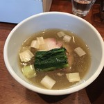 麺処ほん田 - 濃厚昆布水の淡麗つけ麺 (塩) 
      つけ汁碗