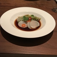 カントニーズ 燕 - ホタテとレタスのさっとゆで 葱生姜のオイスター醤油ソース