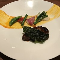 カントニーズ 燕 - 和牛スライスと季節野菜のオイスター醤油炒め ブラックビーンズ黒胡椒風味