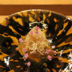 虎白 - お造りの壱：太刀魚 藁燻し