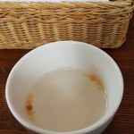 Tanaka - おしぼりと白湯？