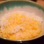 うちのたまご羽田直売所 - 【たまごかけごはん@税込550円】、熊本県産ヒノヒカリの新米：「うちのたまごによく合う醤油」をかけて。