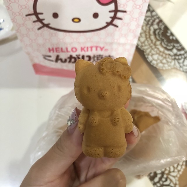 Hello Kittyのこんがり焼 ダイバーシティ東京プラザ店 東京テレポート 洋菓子 その他 食べログ