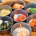 季節野菜のキムチ、ナムル盛り