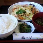 中華菜館龍の子 - イカ肉炒め定食