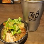 飲んべぇ食堂 らくだ屋 - お通しとハイボール