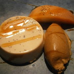 いとう - デザート　アールグレイムース、塩カラメルのアイス、桃