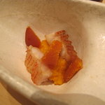 三谷 - 知床のキンキと塩抜きした唐墨を赤雲丹ご飯の上に・・・最高！