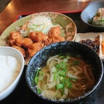 山庵 - 唐揚げ定食 800円