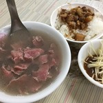 石精臼牛肉湯 - 牛肉湯、肉燥飯