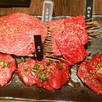 焼肉GROW - 特上塩２種盛り、特上タレ ３種盛り