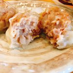 木菟ラーメン - 焼売  断面図