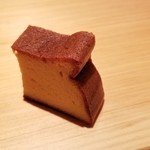 鮨 さかい - ⑯玉
      芝海老と大和芋で、ふっくら&しっとりの焼き上がり、穏やかな甘さが印象的です。