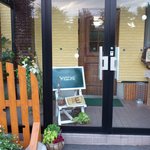 ポトフ - 可愛らしい入口です（２０１１年７月）。