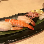 沼津魚がし鮨 流れ鮨 - どれも美味しい！そして安い！
