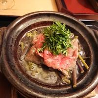 恵比寿 くろいわ - 牛肉のワラビ鍋